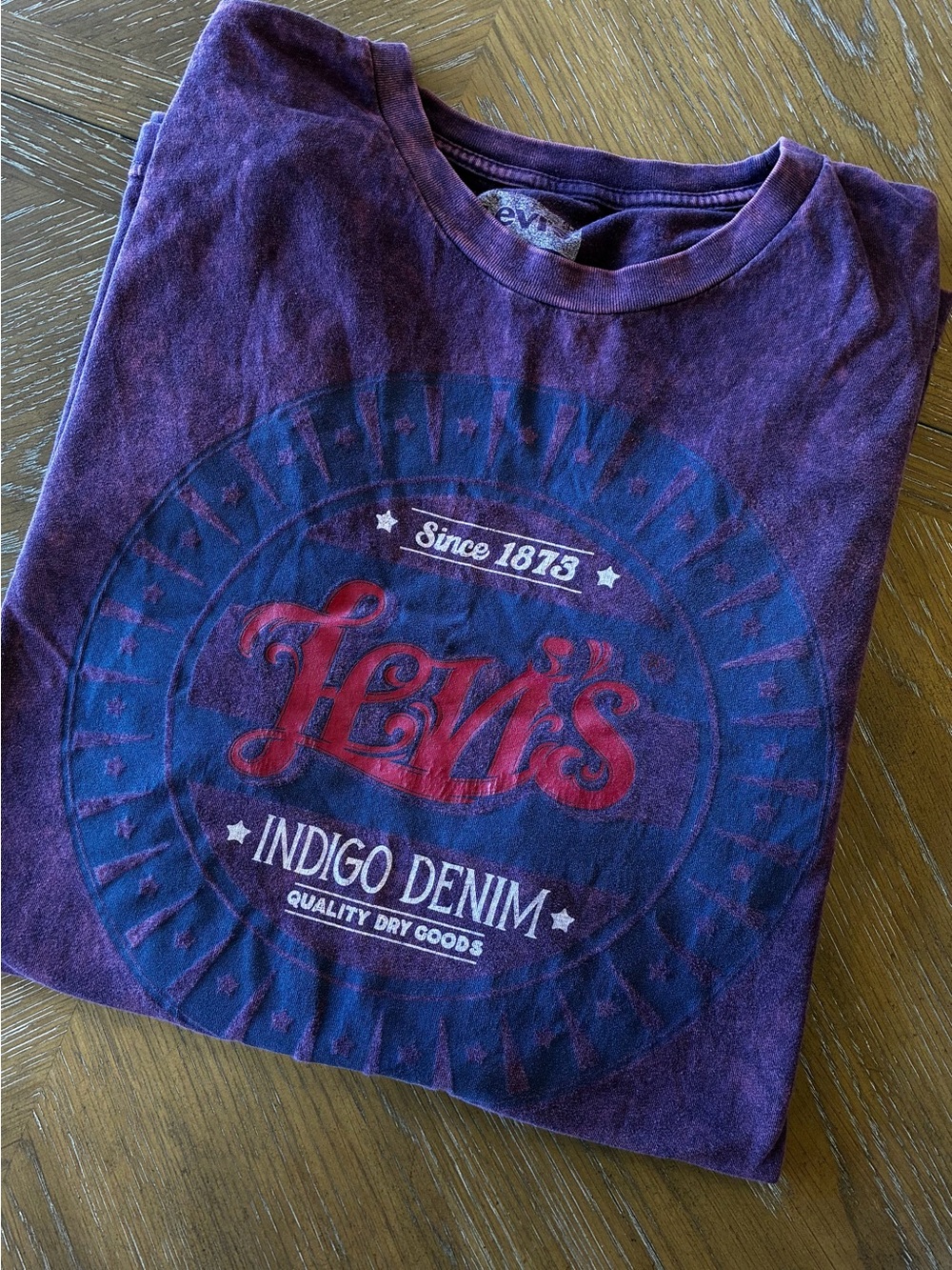 Levi's vintage Indigo Denim Graphic Tee in Purple and Red